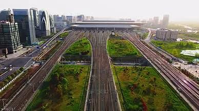 4k航拍南京南站高铁行驶视频的预览图